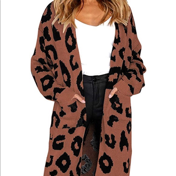 Sweaters - Leopard cardigan
